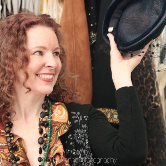 Meet The Posher-  Aimee  D. with Agnes & Chloe - Picture 7 of 9